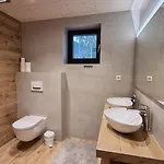 Hrabovo 3* רוז'ומברוק