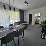 Hrabovo מלון דירות רוז'ומברוק